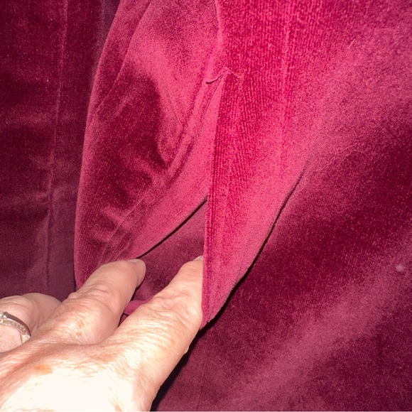 Vintage 1970s Women's Cranberry Velvet Blazer Size 12 - Picture 6 of 12